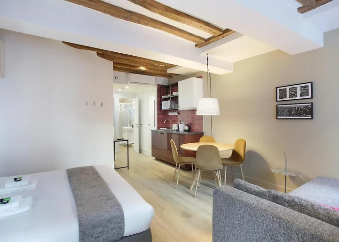 Rent A - Aparts Cadet شقة باريس