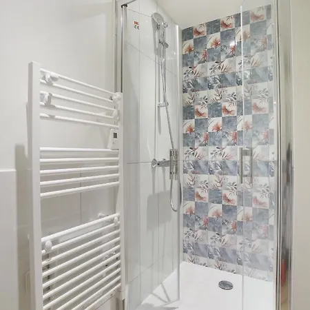 Rent A - Aparts Cadet Apartman *